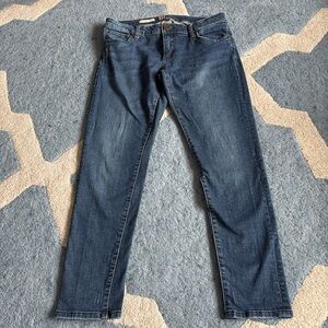 Kut from the Kloth size 4 Girlfriend jean. Lightly distressed, barely worn.